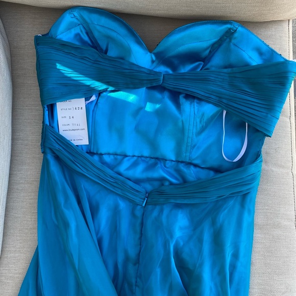 ✨NWT✨ 2Cute Jewelled Bodice in Deep Teal Prom Dress - Picture 4 of 10